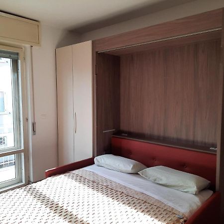 פסקיארה דל גארדה Adg Emilia 10 Appartamenti Del Garda מראה חיצוני תמונה