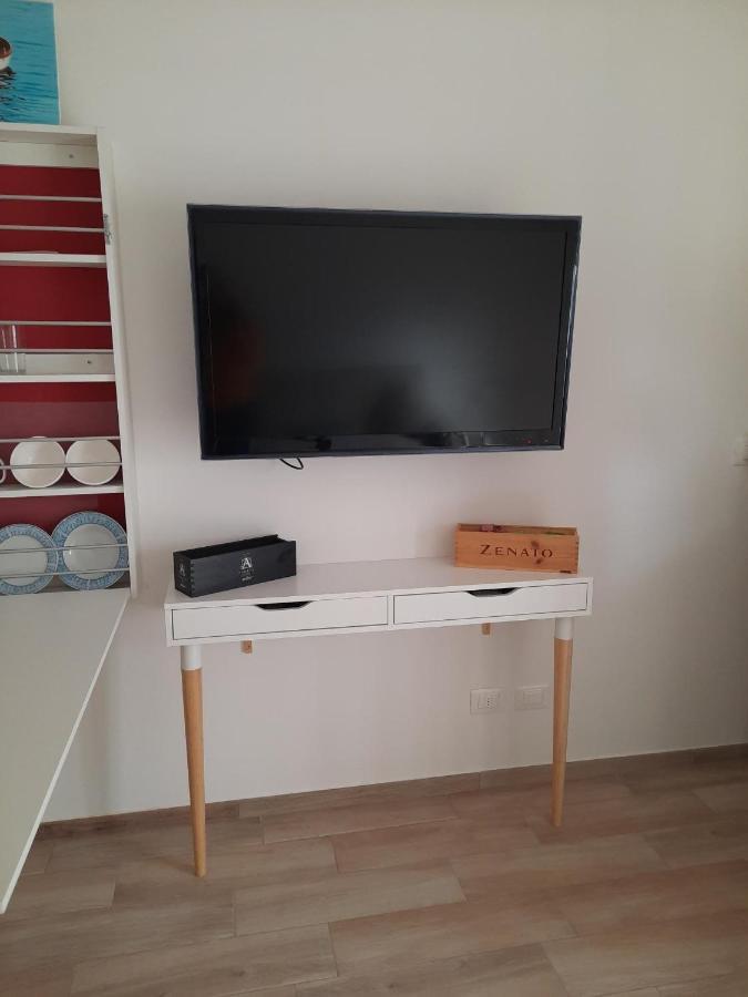פסקיארה דל גארדה Adg Emilia 10 Appartamenti Del Garda מראה חיצוני תמונה